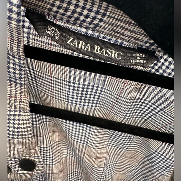 *SOLD* Zara Plaid Houndstooth Raincoat Trench Coat great condition - Picture 3 of 8